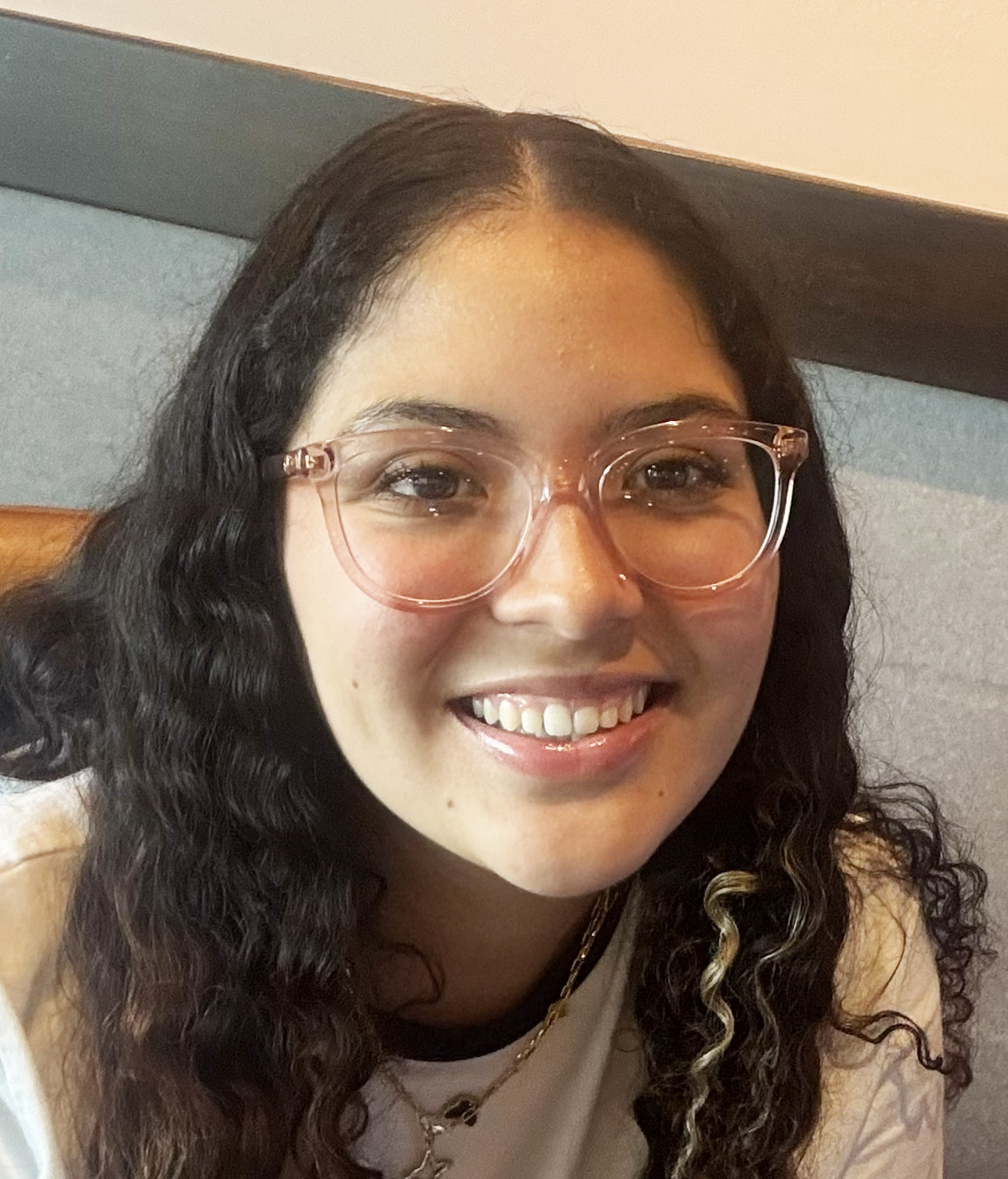 Claudia Flores